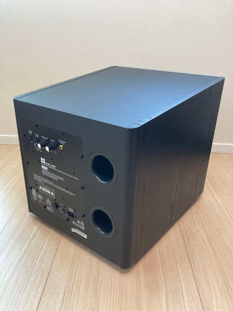 JBLのサブウーファー「Sub 100P」