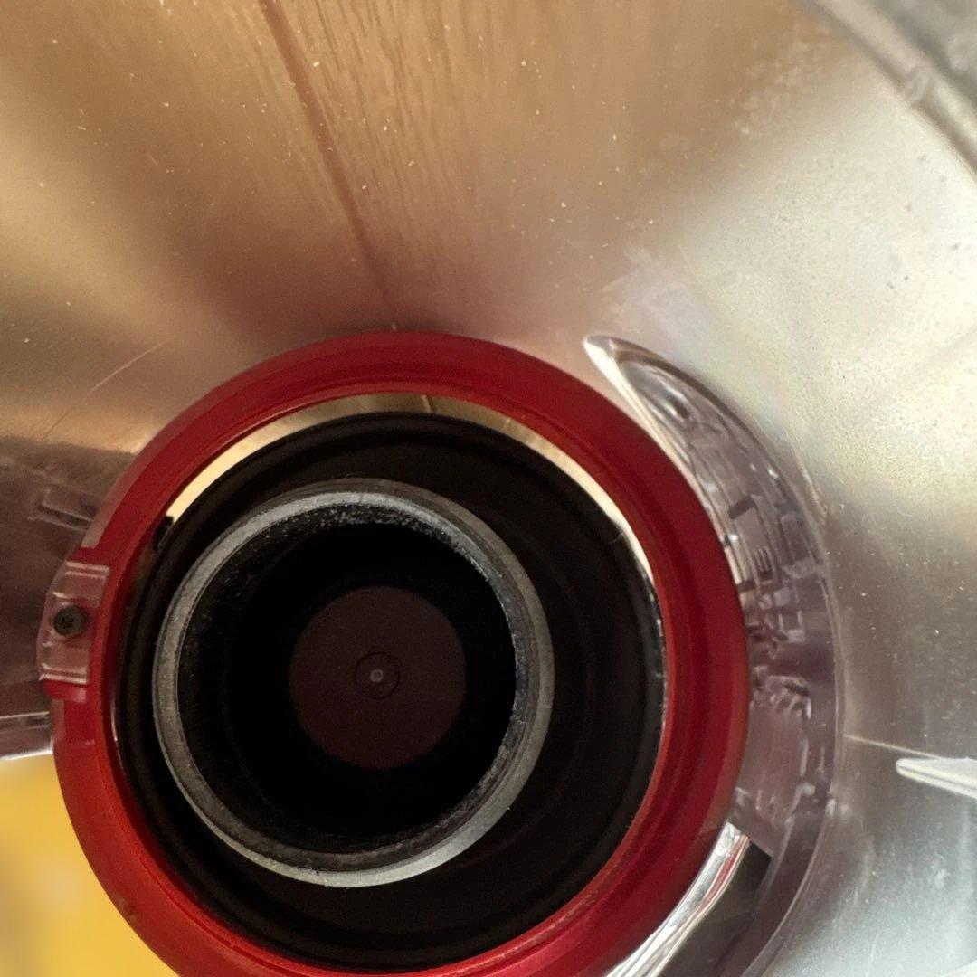 ダイソン　DYson v7 fluffy 　コードレス掃除機　作動確認済み