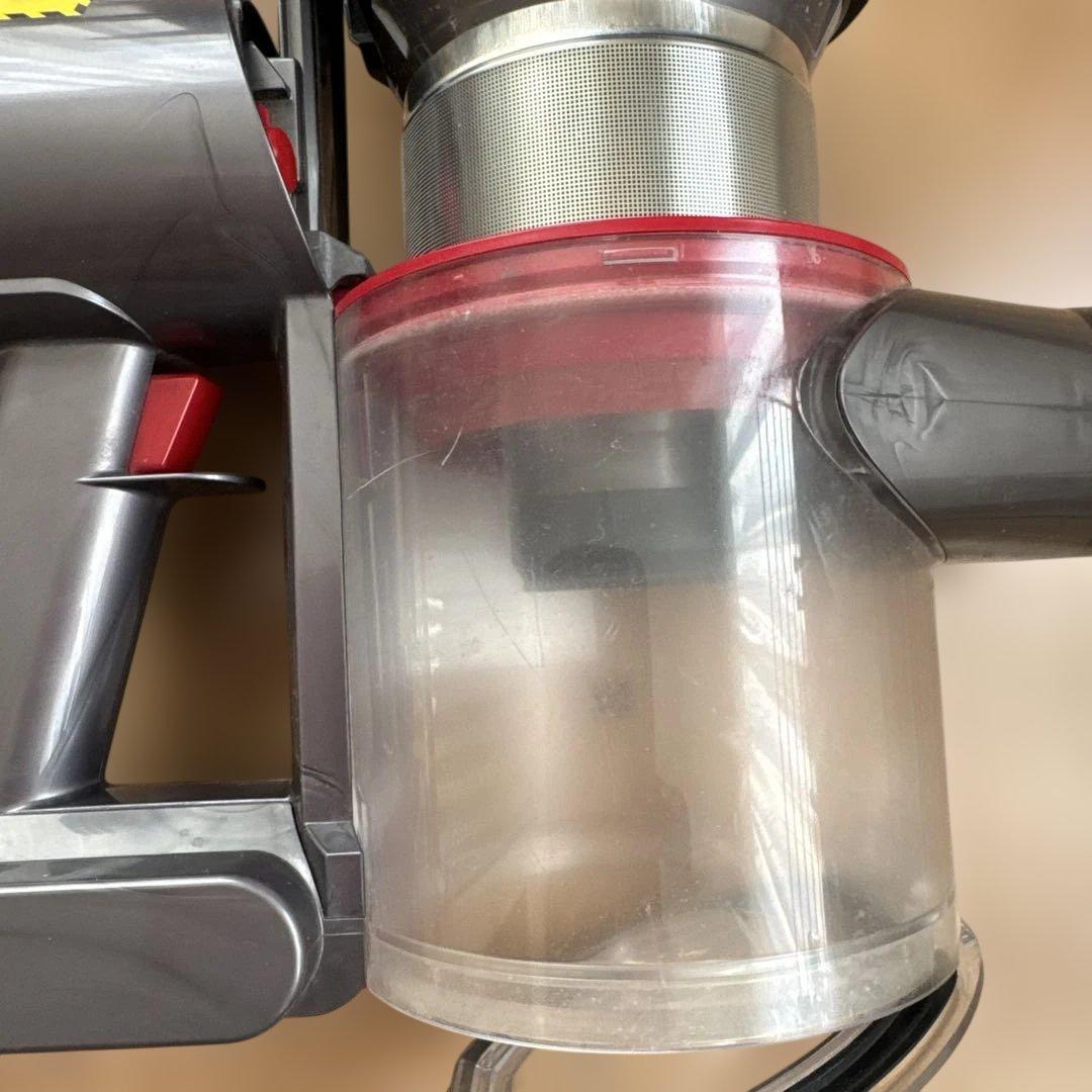 ダイソン　DYson v7 fluffy 　コードレス掃除機　作動確認済み