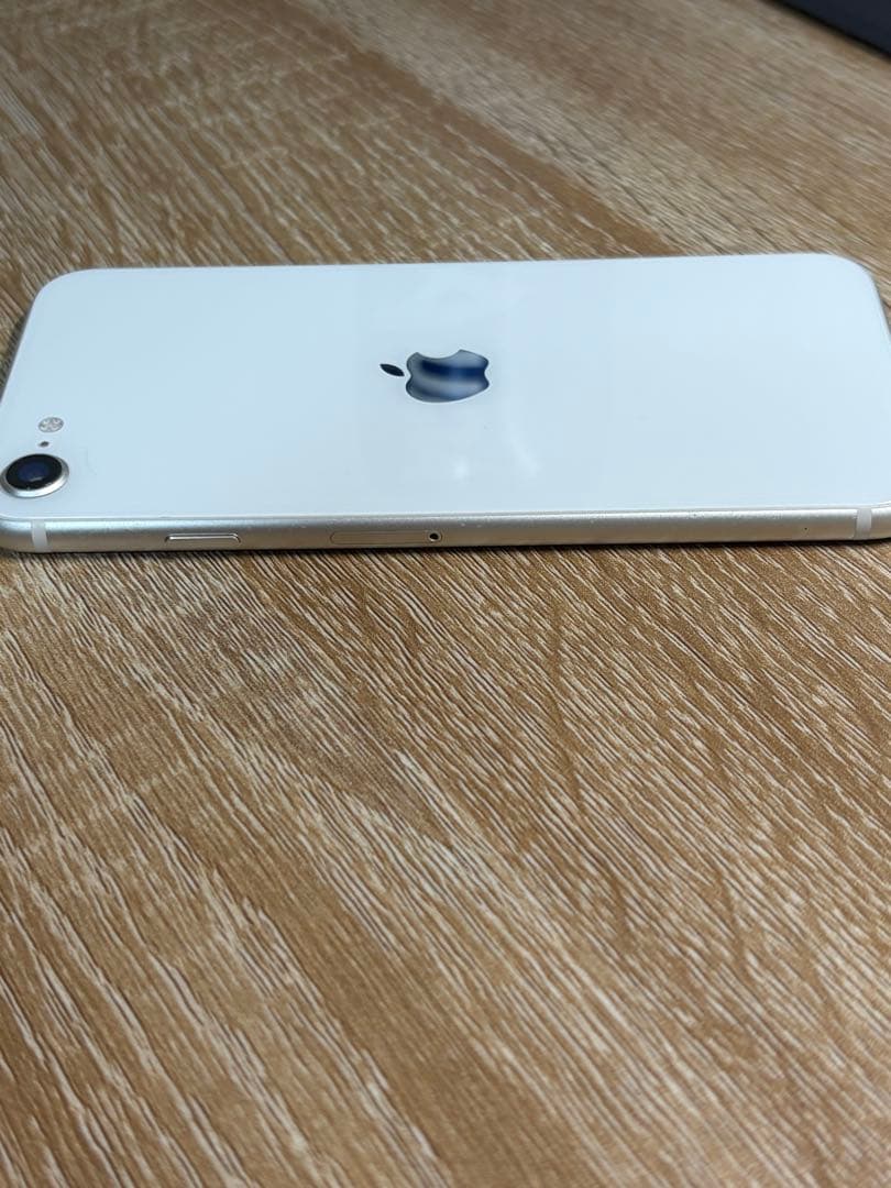 Apple iPhone SE 第3世代　64GB