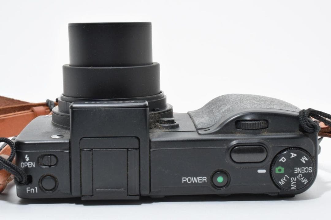 【希少】 RICOH リコー GX200 コンパクトデジタルカメラ コンデジ