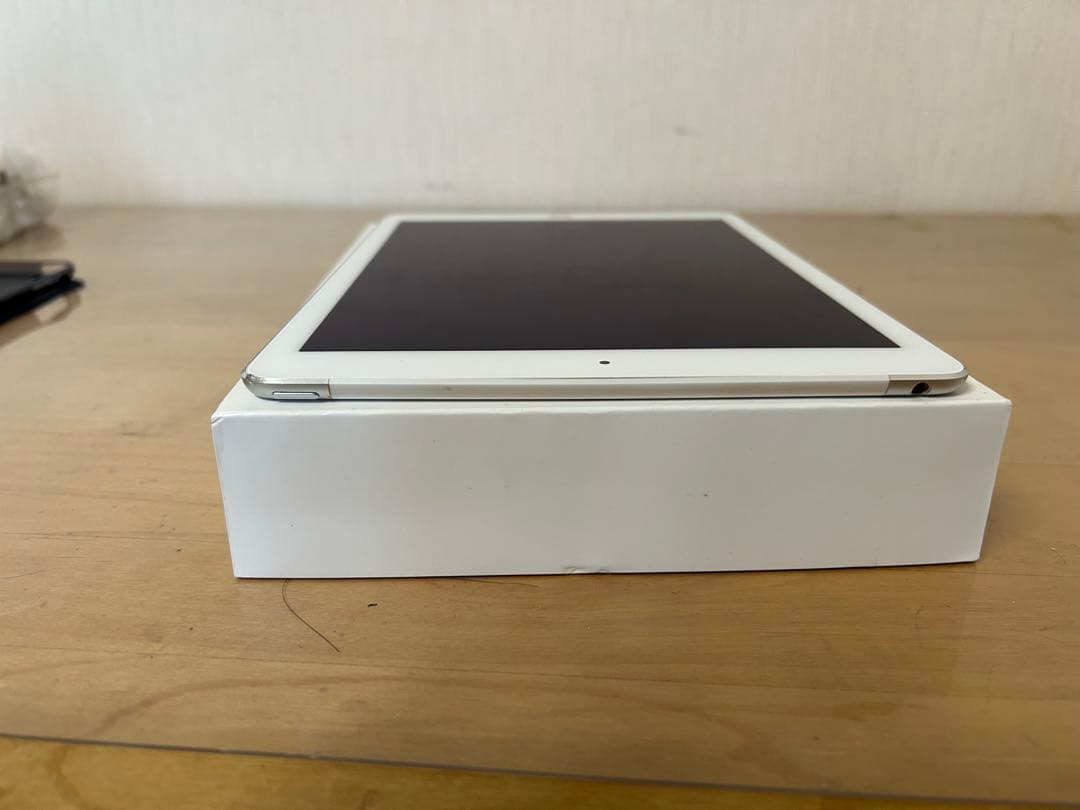 Apple iPad Air 2 64GB cellularモデル