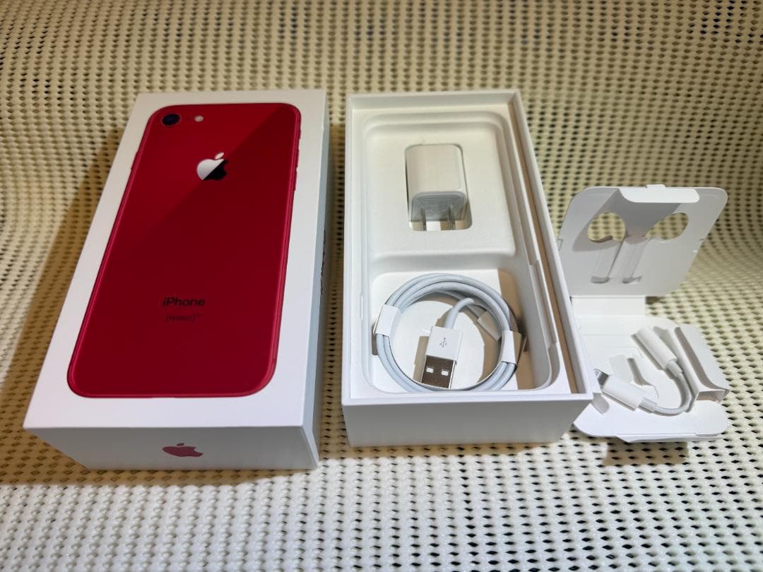 Apple iPhone 8 (PRODUCT(RED)) 64G 本体と付属品
