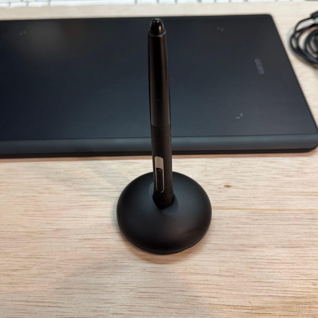 Wacom Intuos Pro ペンタブレット 美品　ケース付き