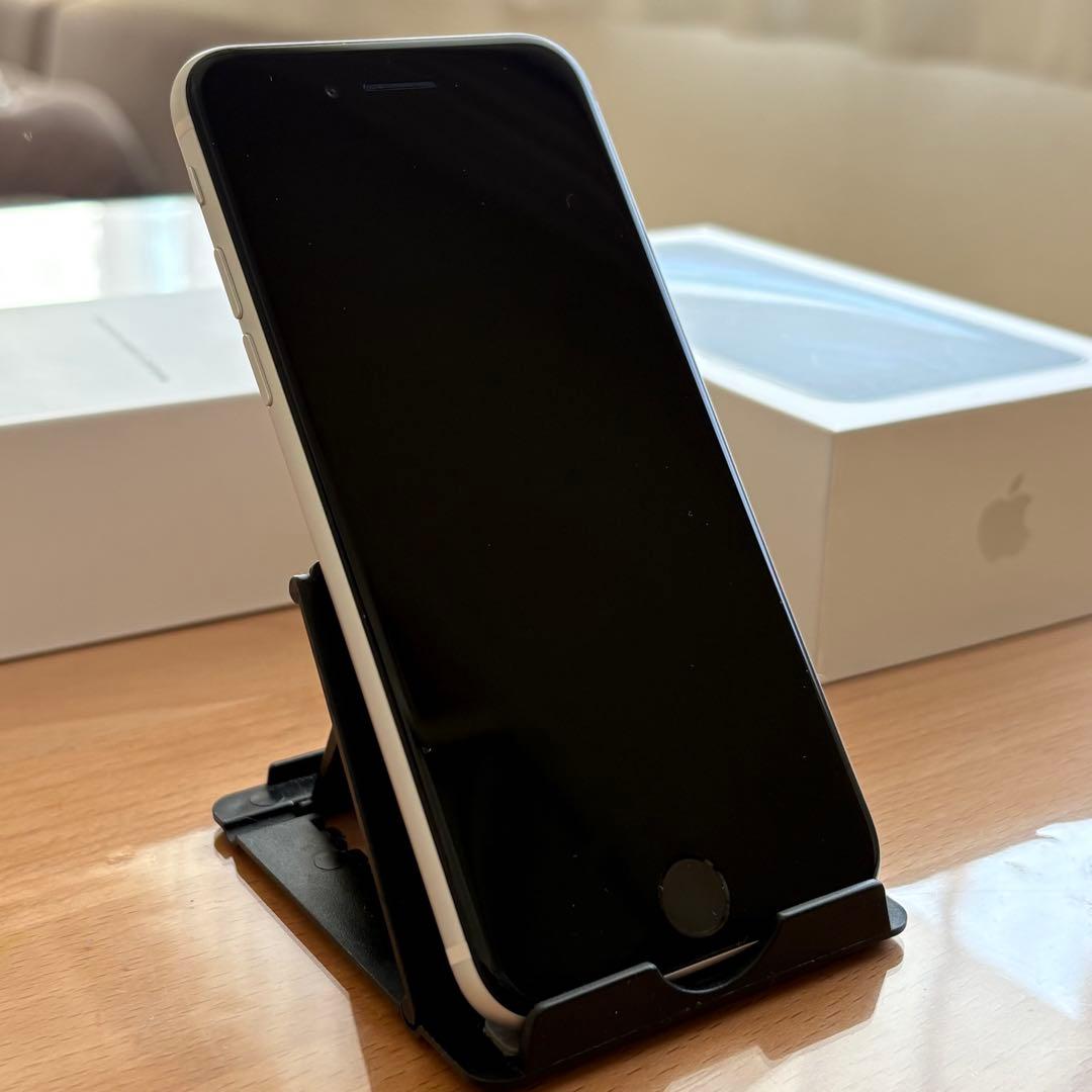 【美品】iPhone SE (第2世代) ホワイト 128GB