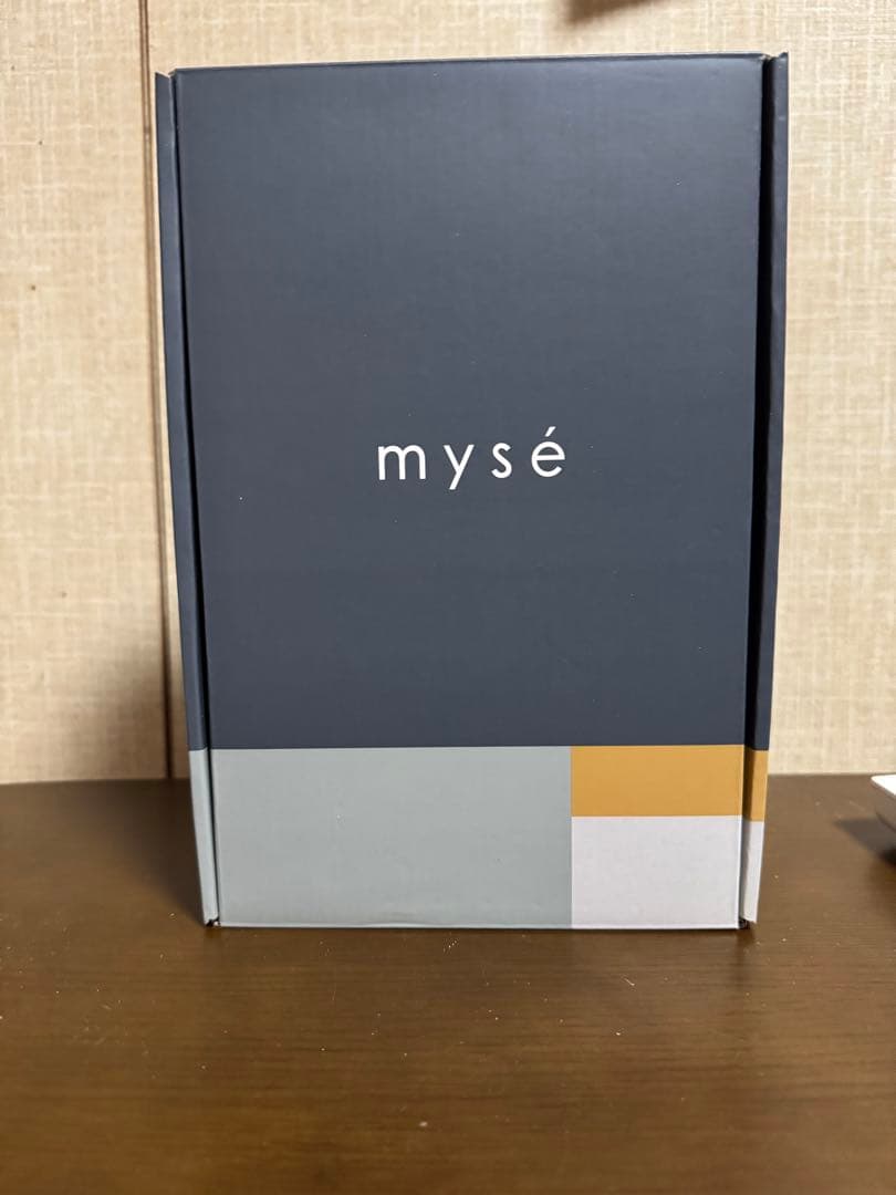 mysé スカルプブラシ 充電器付き　お値引き可