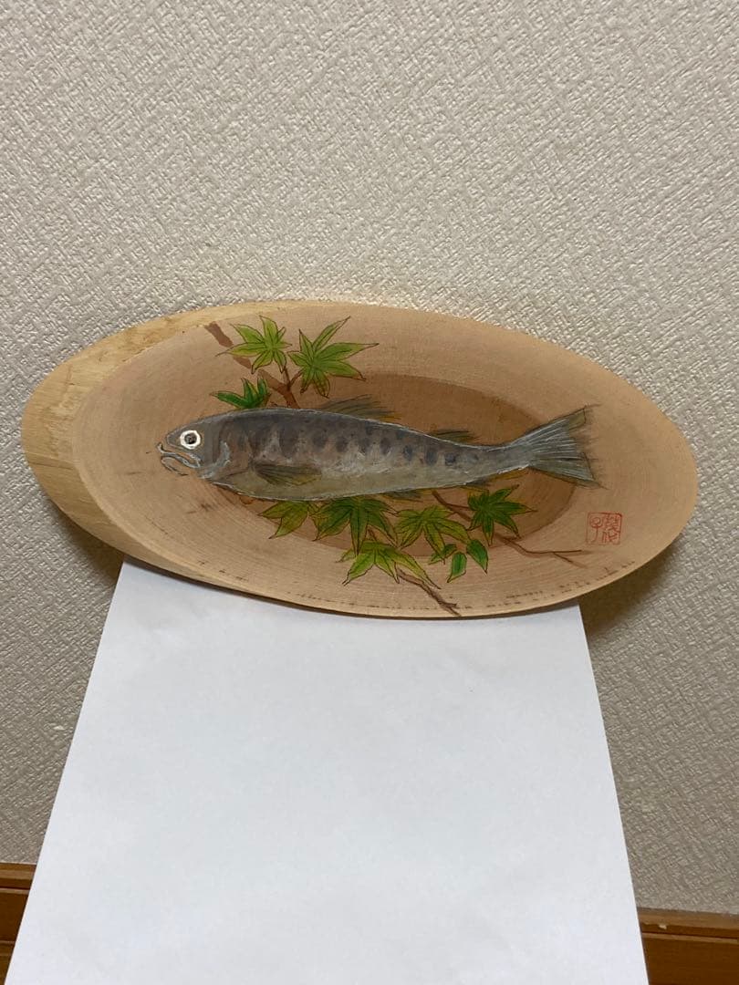 木製アート　魚の絵