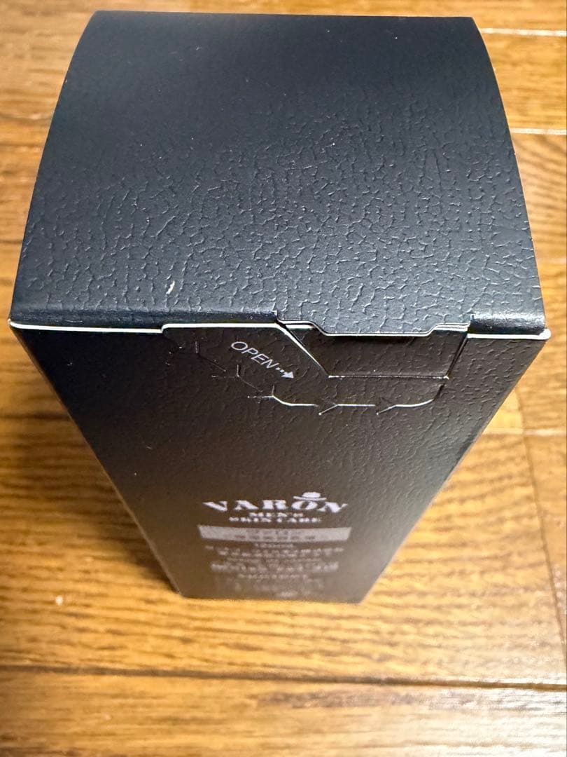 VARON ヴァロン 120ml 保湿美容液　新品サントリーウェルネス