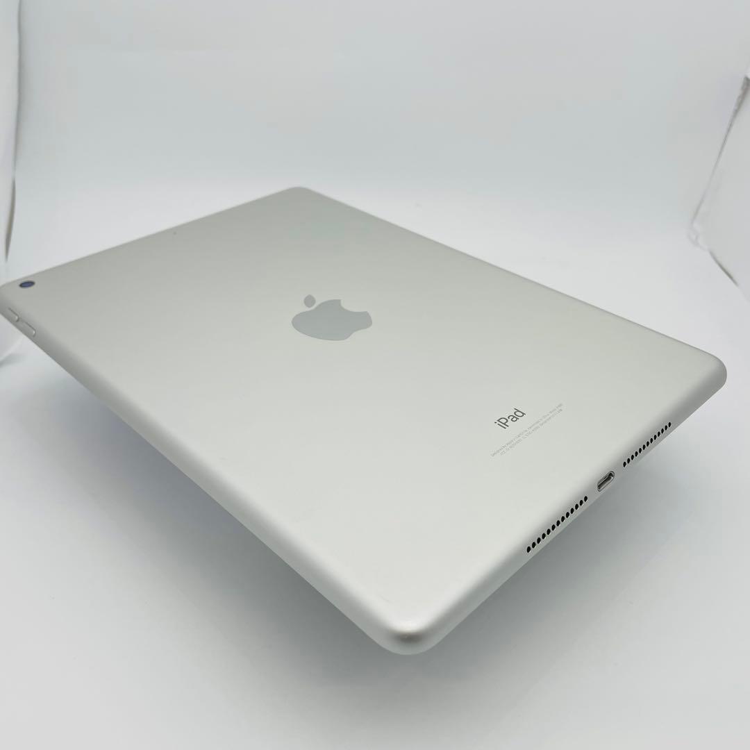 A 100% iPad 6 第6世代 32 GB Wi-Fi シルバー 本体