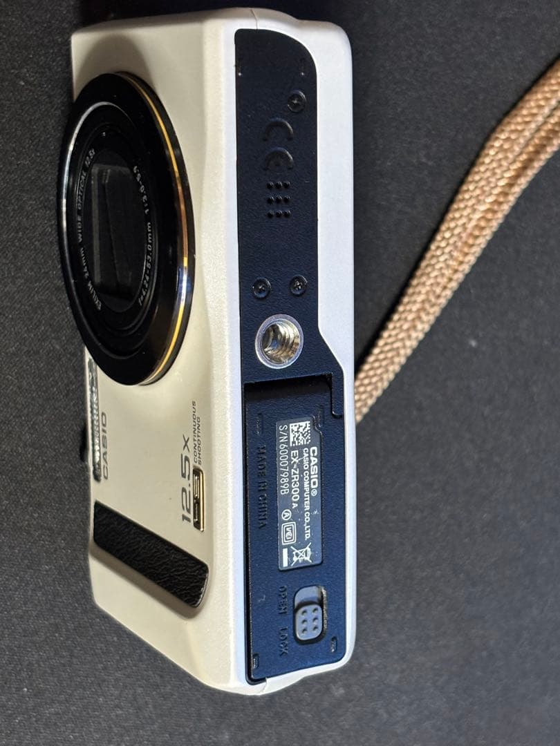 CASIO HIGH SPEED EXILIM EX-ZR300 コンデジ