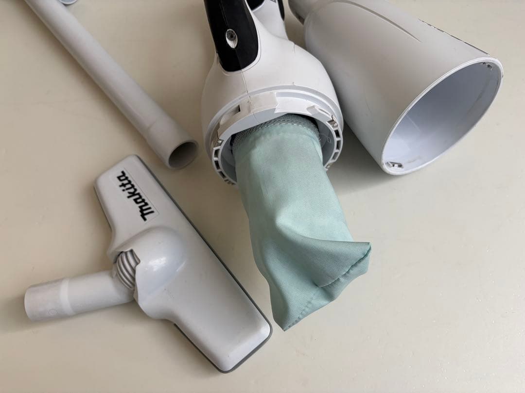 Makita マキタ 充電式クリーナ CL181FD ホワイト