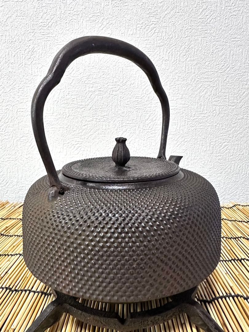 おそらく未使用品、保管品　南部正圓堂造　１５型アラレ　南部鉄瓶　南部鉄器　鉄瓶