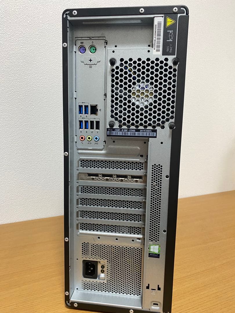 ThinkStation ワークステーション Intel Xeon W-2123