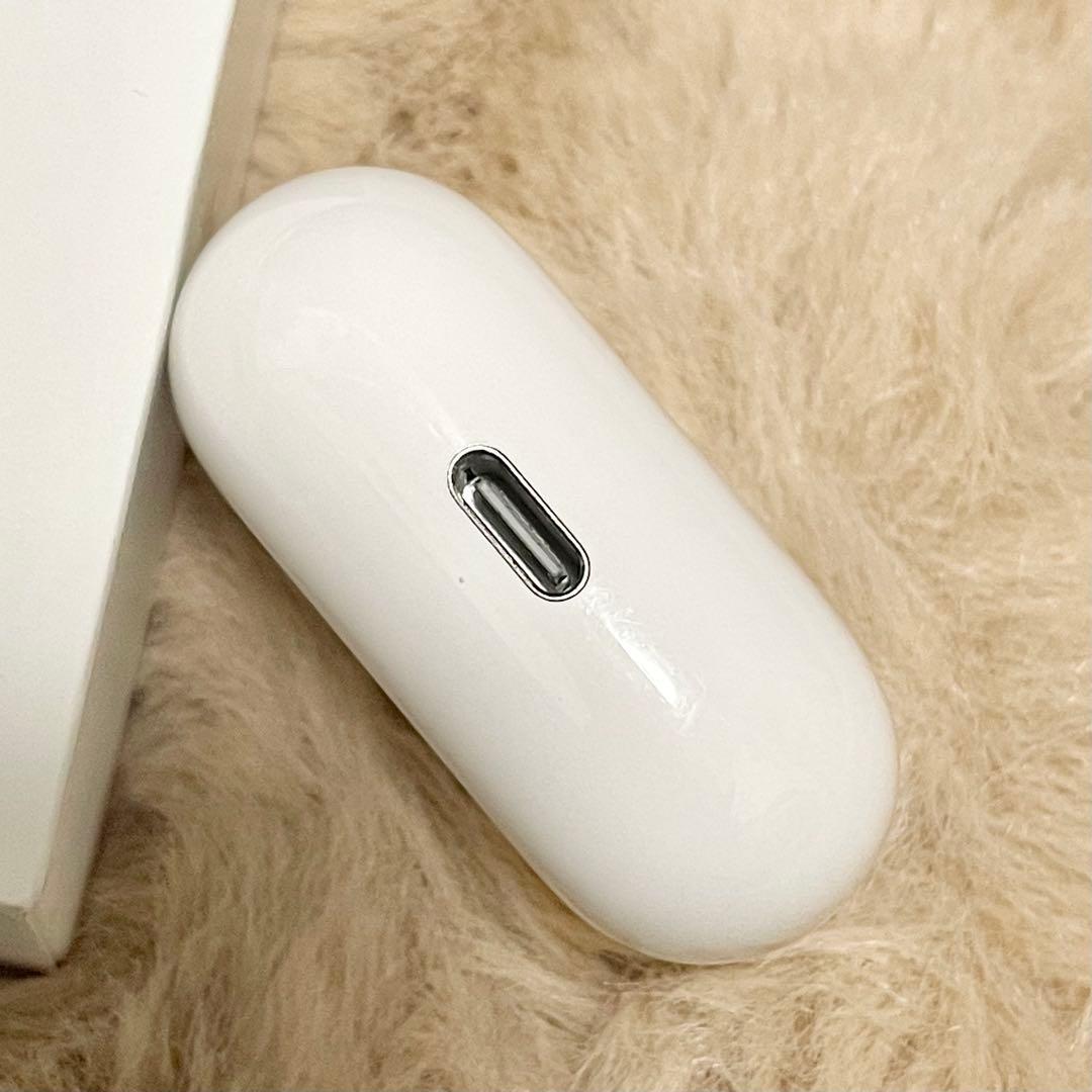 美品 Apple AirPods4 MXP63J/A 消毒清掃済み