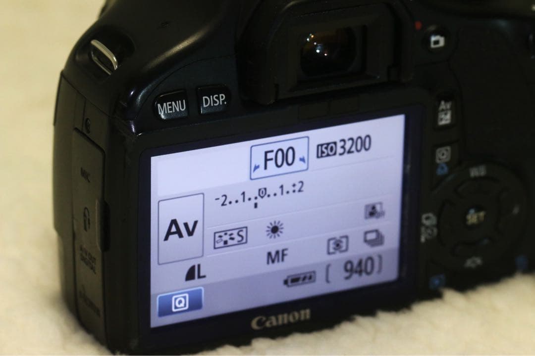動作確認済Canon EOS Kiss X4 デジタル一眼レフ 充電器付き