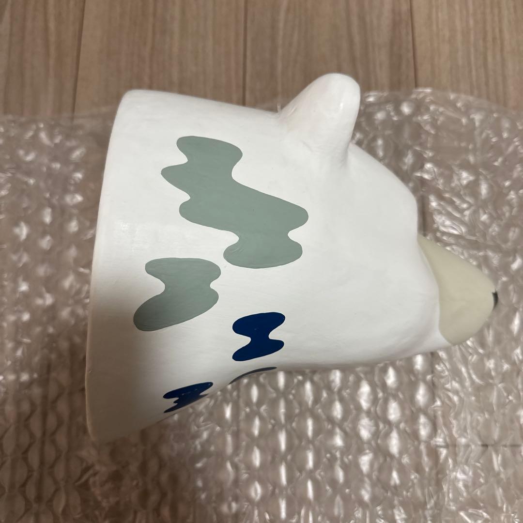 human made 張子　polar bear