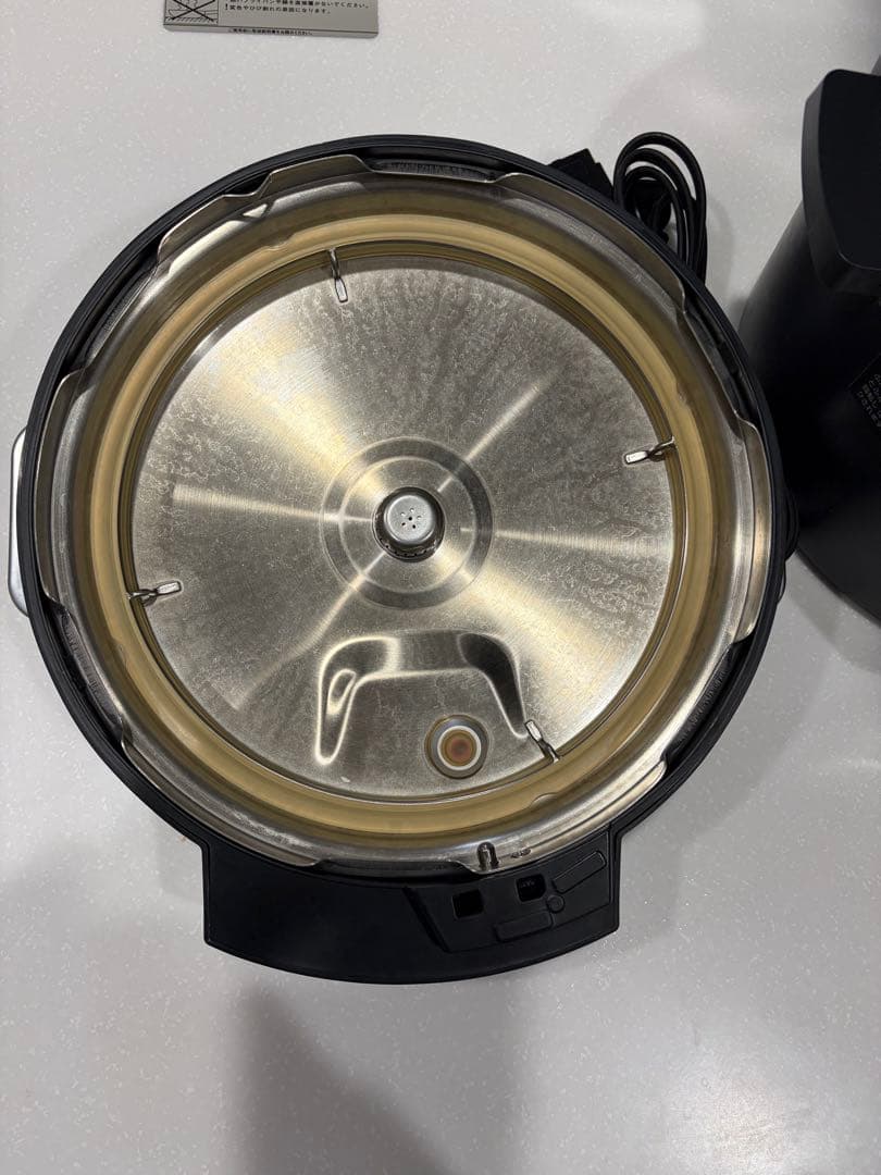 【美品】アイリスオーヤマ 電気圧力鍋 4L 時短料理　ブラック　KPC-MA4