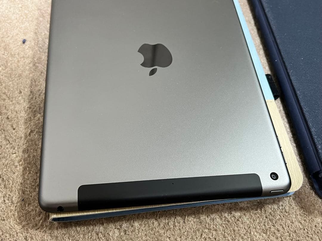 美品❗️おまけ多数‼️iPad第9世代　SIMフリー