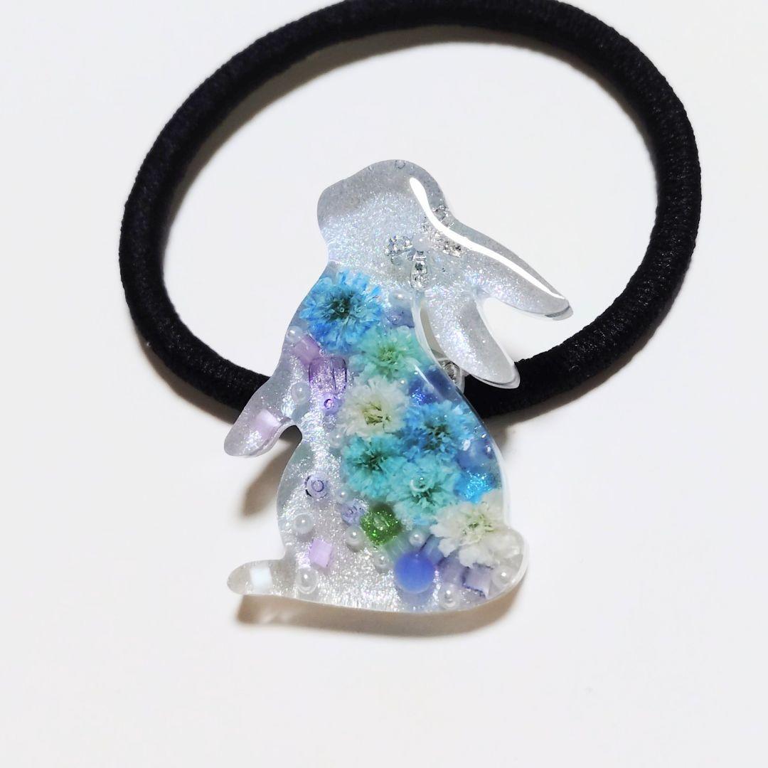 No.429　レジン ヘアゴム マグネット ピンバッジ うさぎ透け感あり