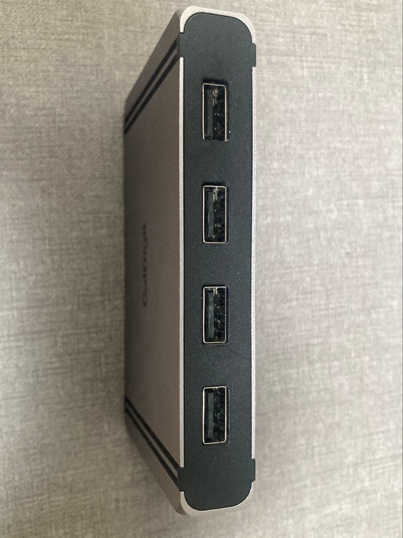 分配器・切替器 CalDigit Thunderbolt 4 Element Hub