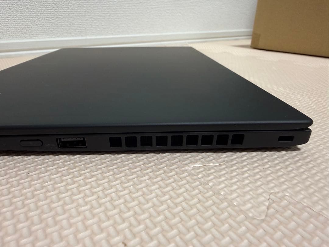 HH様　ThinkPad X1 Carbon Gen8 i7 16GB