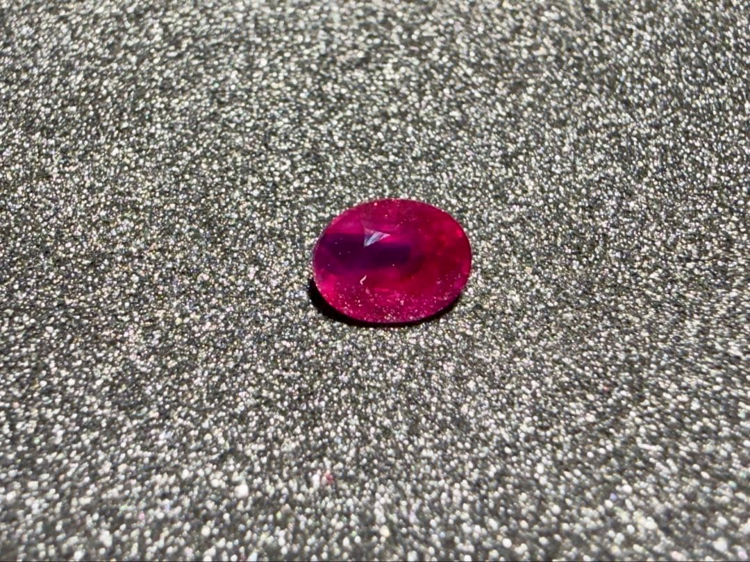 【ビルマ産】非加熱ピジョンブラッドルビー　GIA鑑　1.18ct