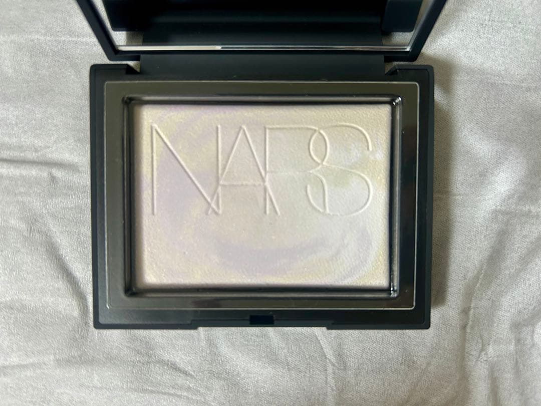 NARS ライトリフレクティング プリズマティックパウダー オーロラ 新品未使用
