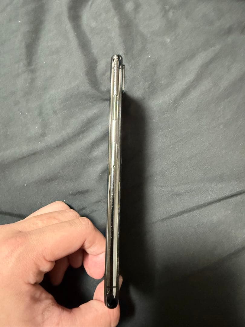 iPhone XS max スペースグレイ 256GB 背面ひび割れ