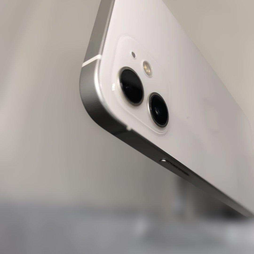 超美品　Apple iPhone 12 64GB ホワイト　SIMフリー
