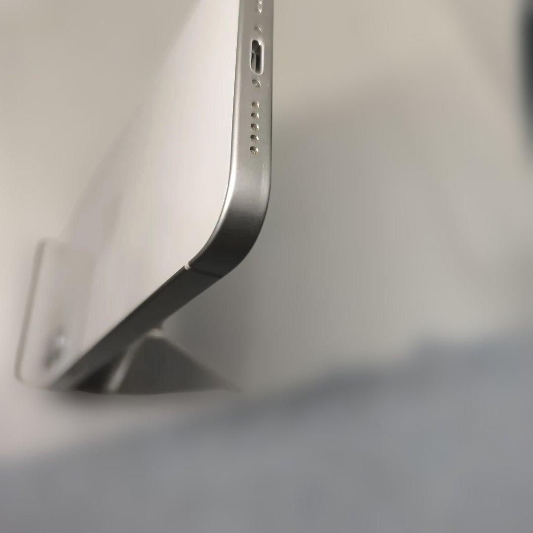 超美品　Apple iPhone 12 64GB ホワイト　SIMフリー