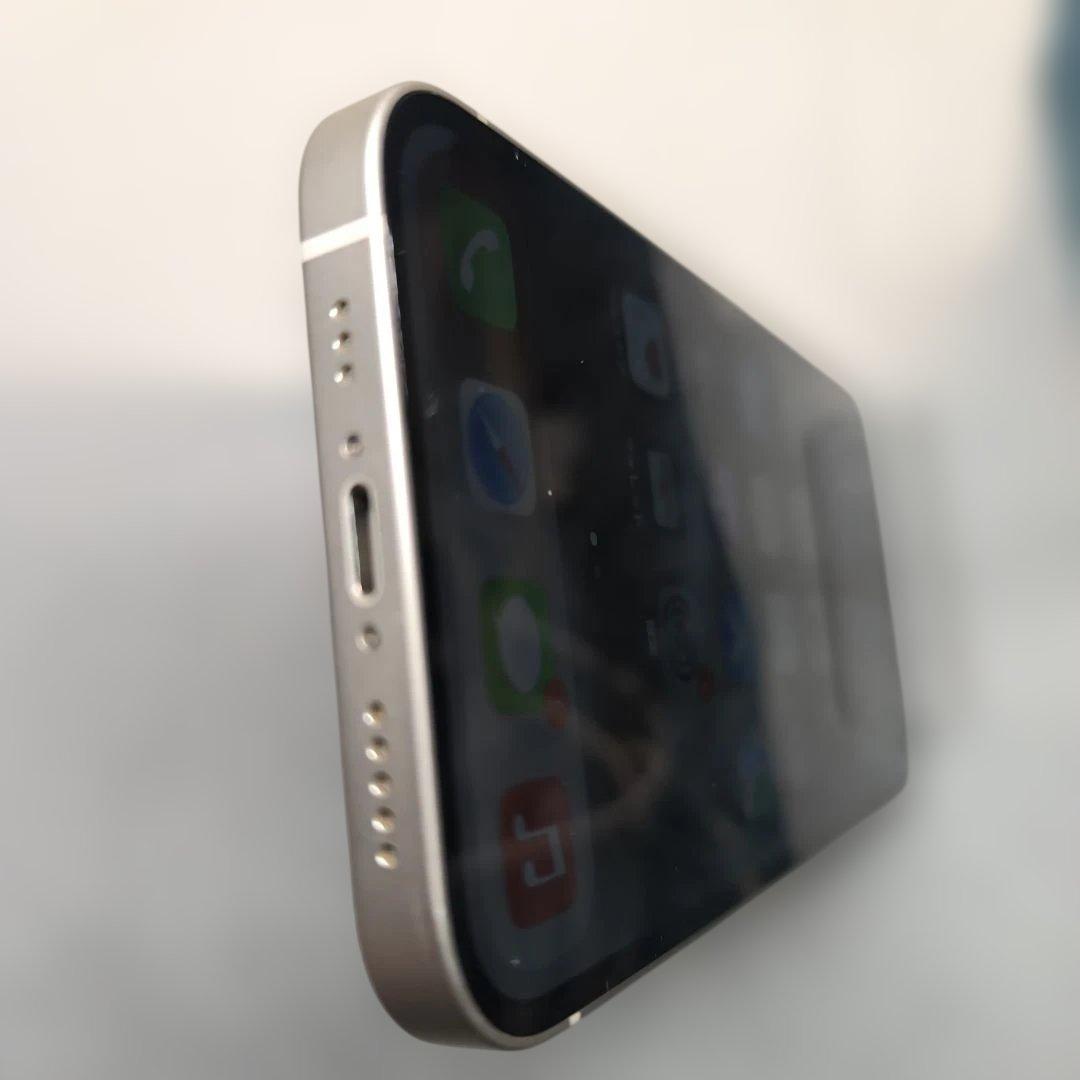 超美品　Apple iPhone 12 64GB ホワイト　SIMフリー