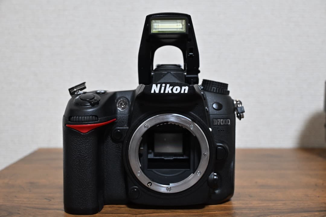 Nikon D7000 デジタル一眼レフカメラ ボティのみ　【※値下げ交渉不可】