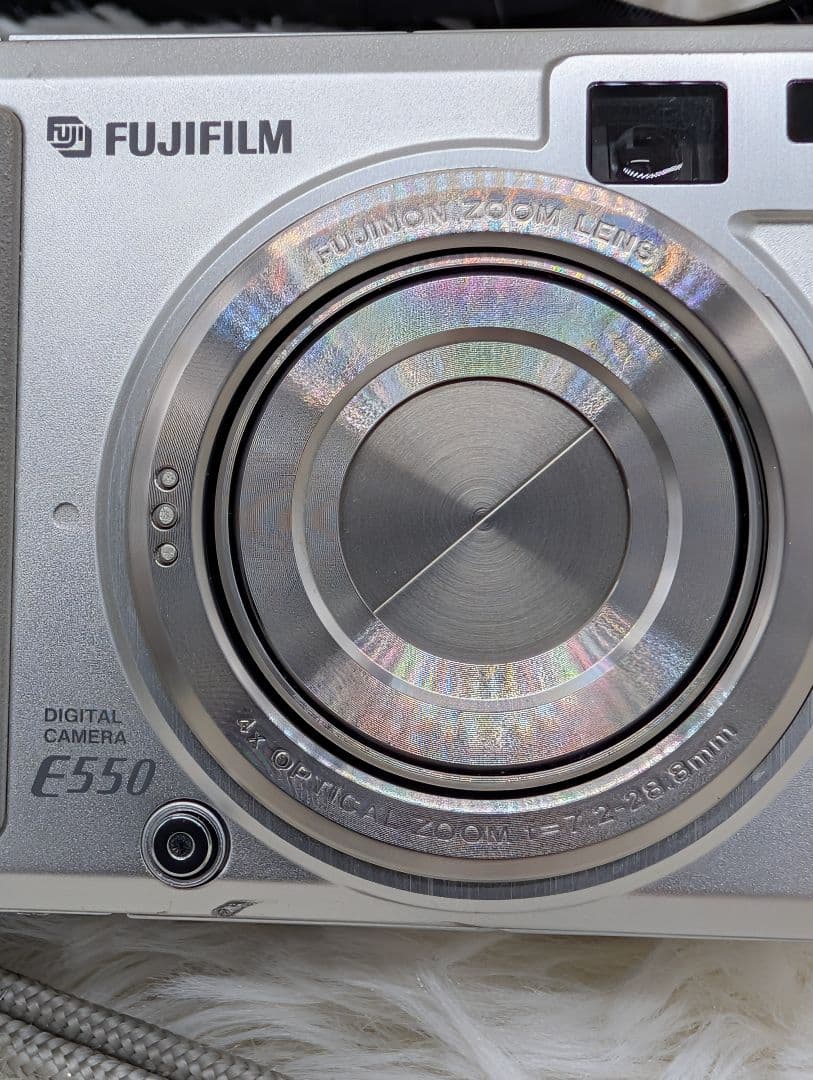 Fujifilm E550 FinePixフラッシュ付きコンパクトデジタルカメラ