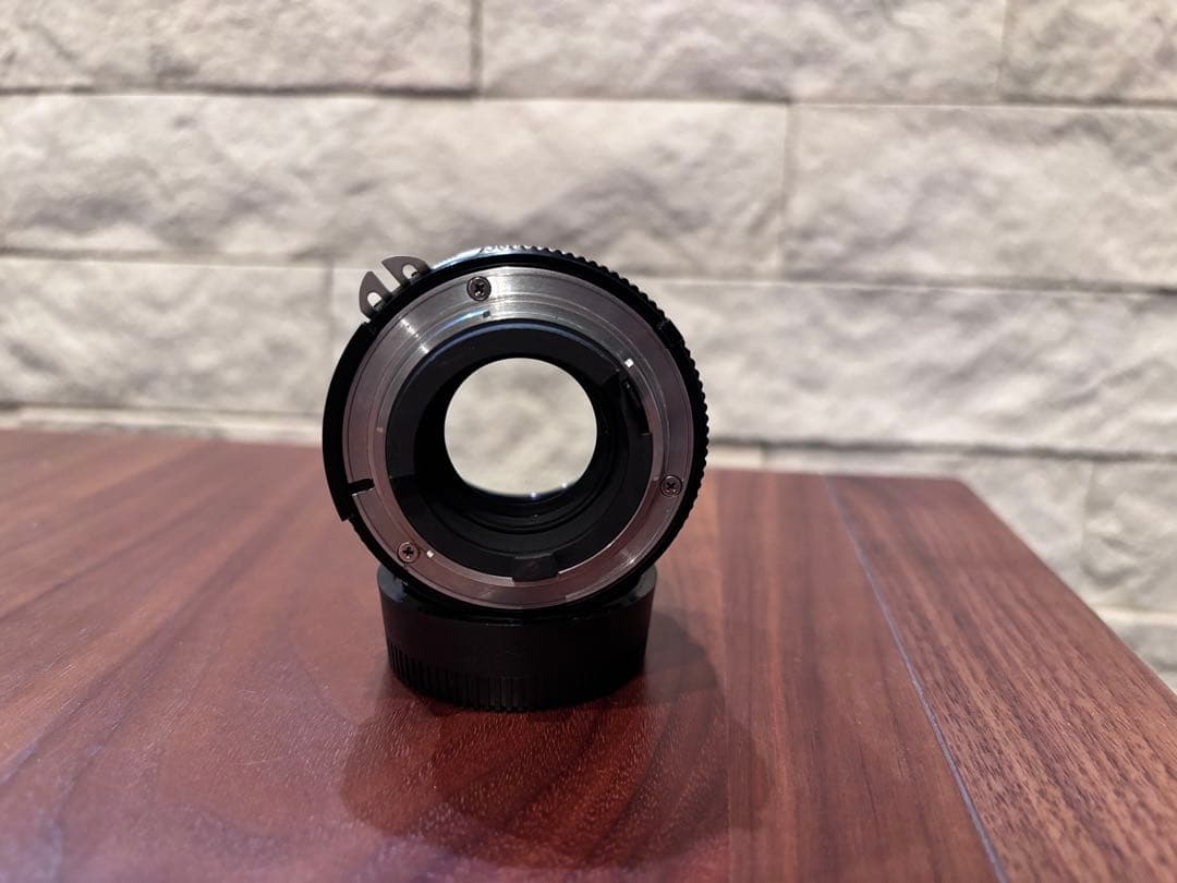 ニコン Ai Nikkor 85mm f2