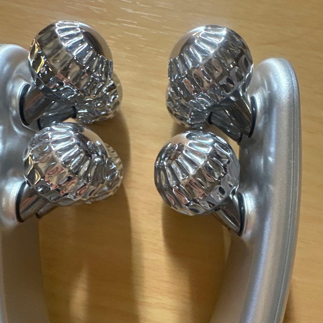 NIPUX BEROLA ベローラ　EMS・RF(ラジオ波)美顔ローラー