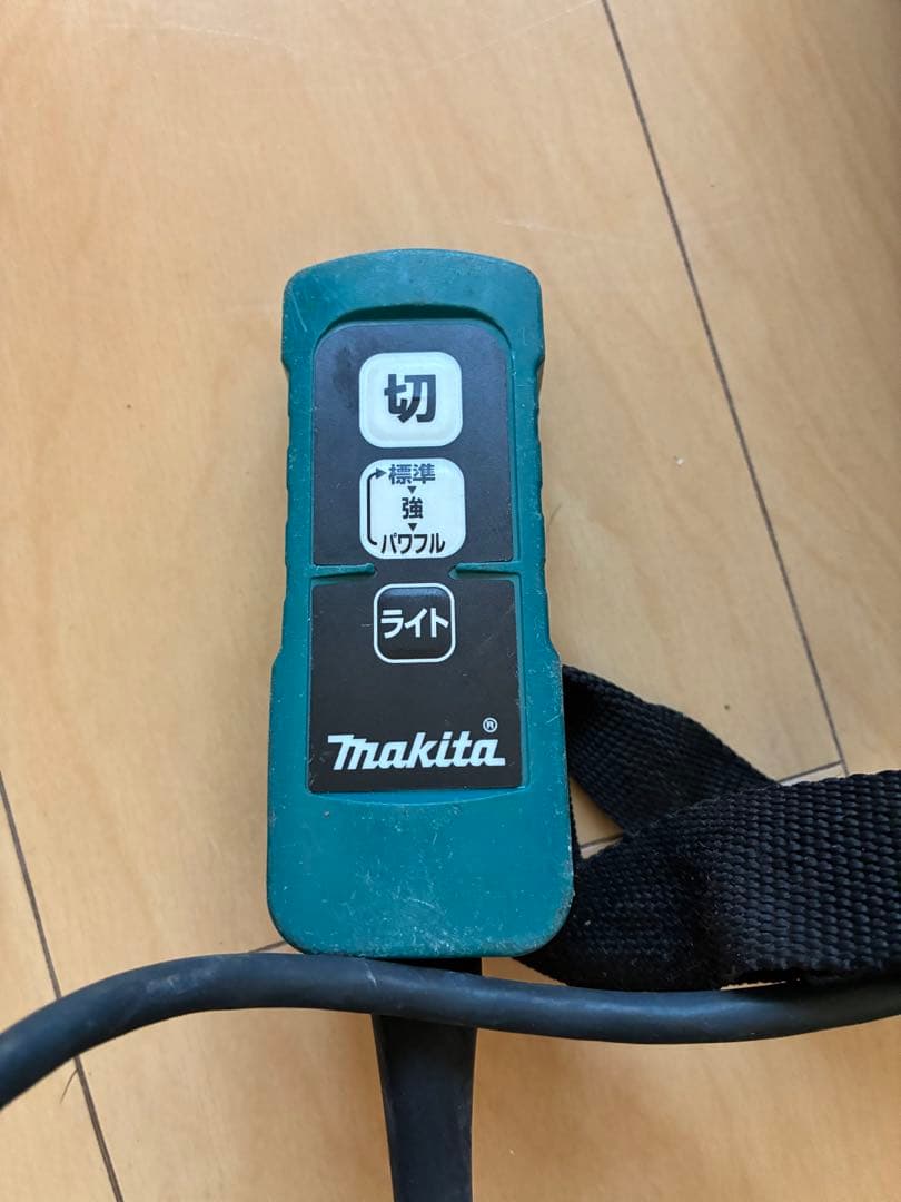 MAKITA マキタ　掃除機　本体のみ(集塵袋付き)