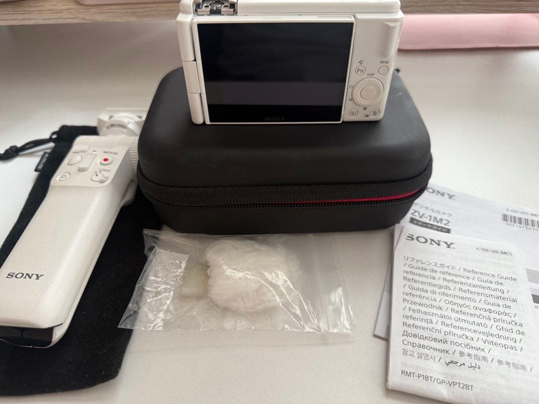 【Sony】ZV-1M2 デジタルカメラ　グリップ付　白