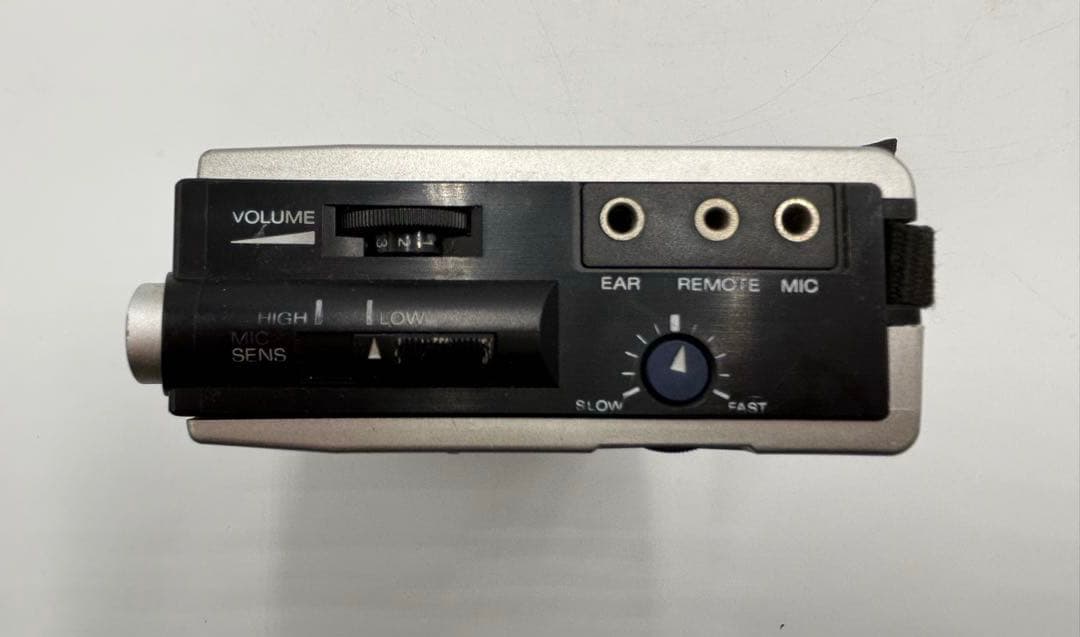 SONY カセットコーダー TCM-141 カバー付き　昭和レトロ　レア