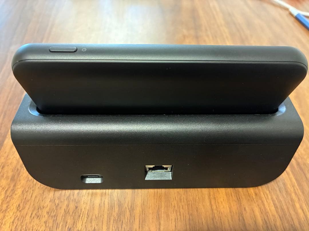 Speed Wi-Fi DOCK 5G 充電ドック付き