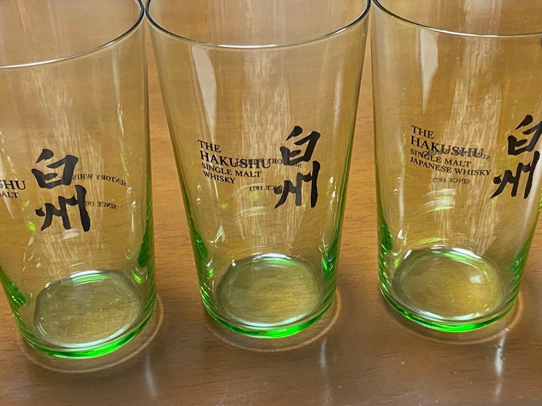 サントリーウイスキー白州、薄造り白州ブランドグラス3個付きセットです。