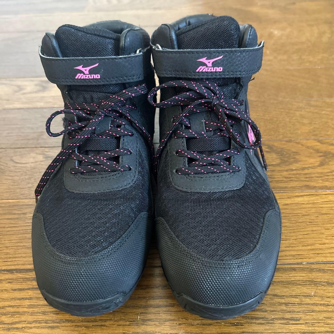 美品　Mizuno ミズノ安全靴 24.5cm ブラックxピンク