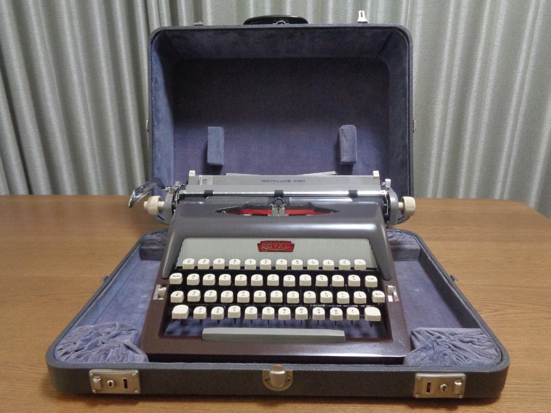 完動品　 UXE 450 ロイヤルタイプライター　カナ文字