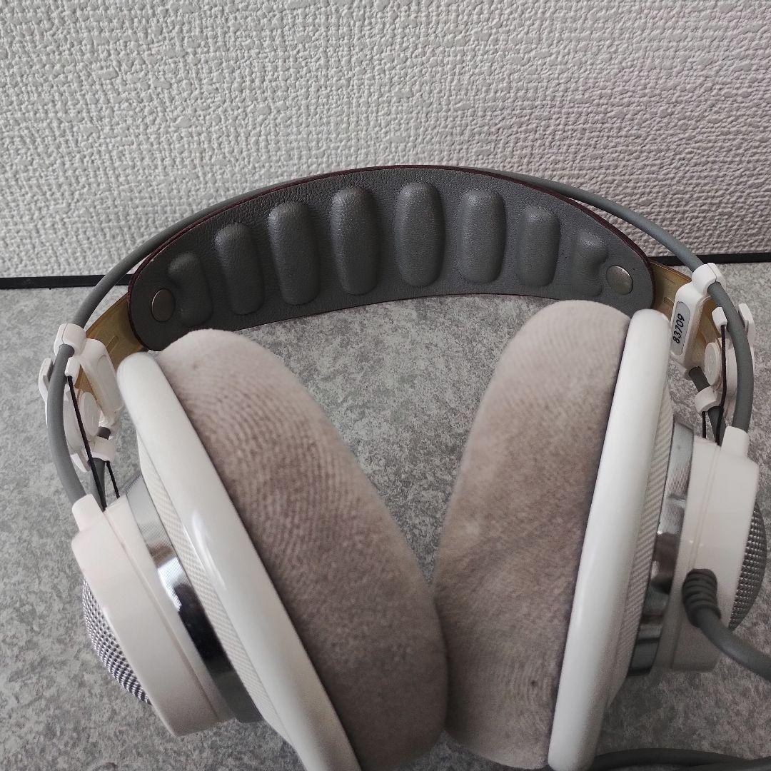 AKG K701 オーストリア製 です。