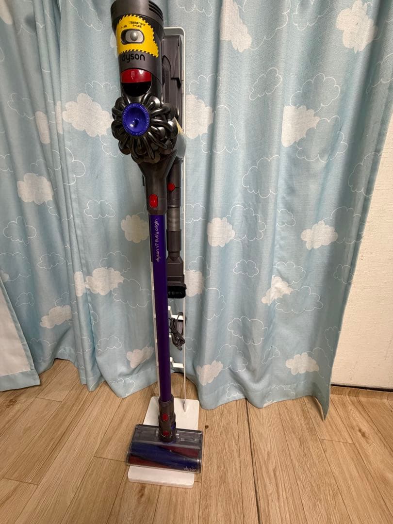 Dyson V6 コードレス掃除機 /SV11 スタンド付 動作確認済