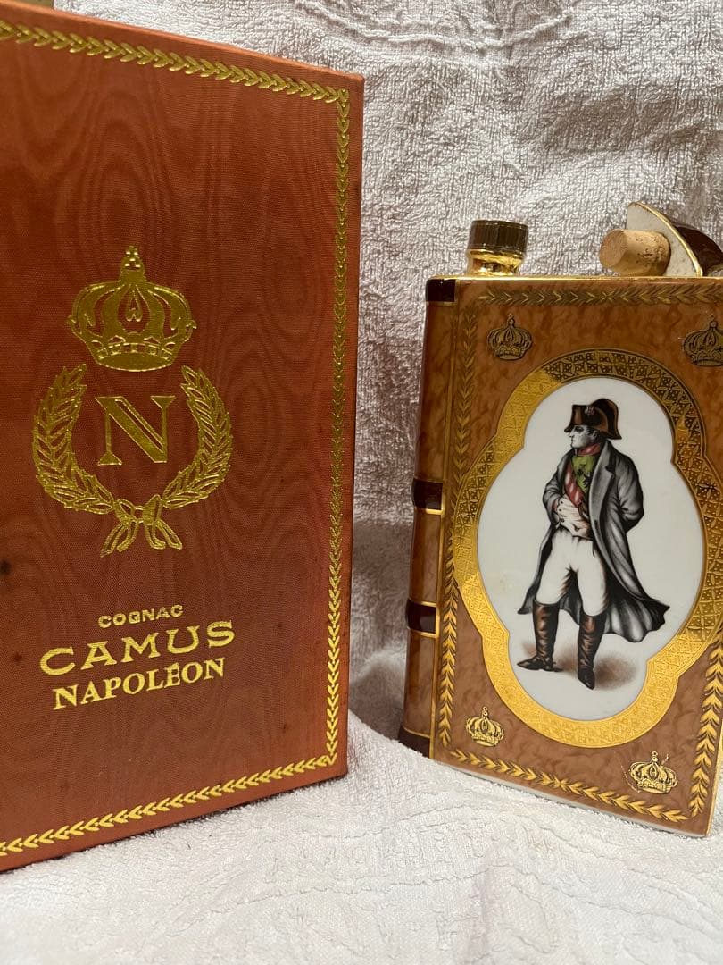 CAMUS NAPOLEON コニャック 700ml 書籍型