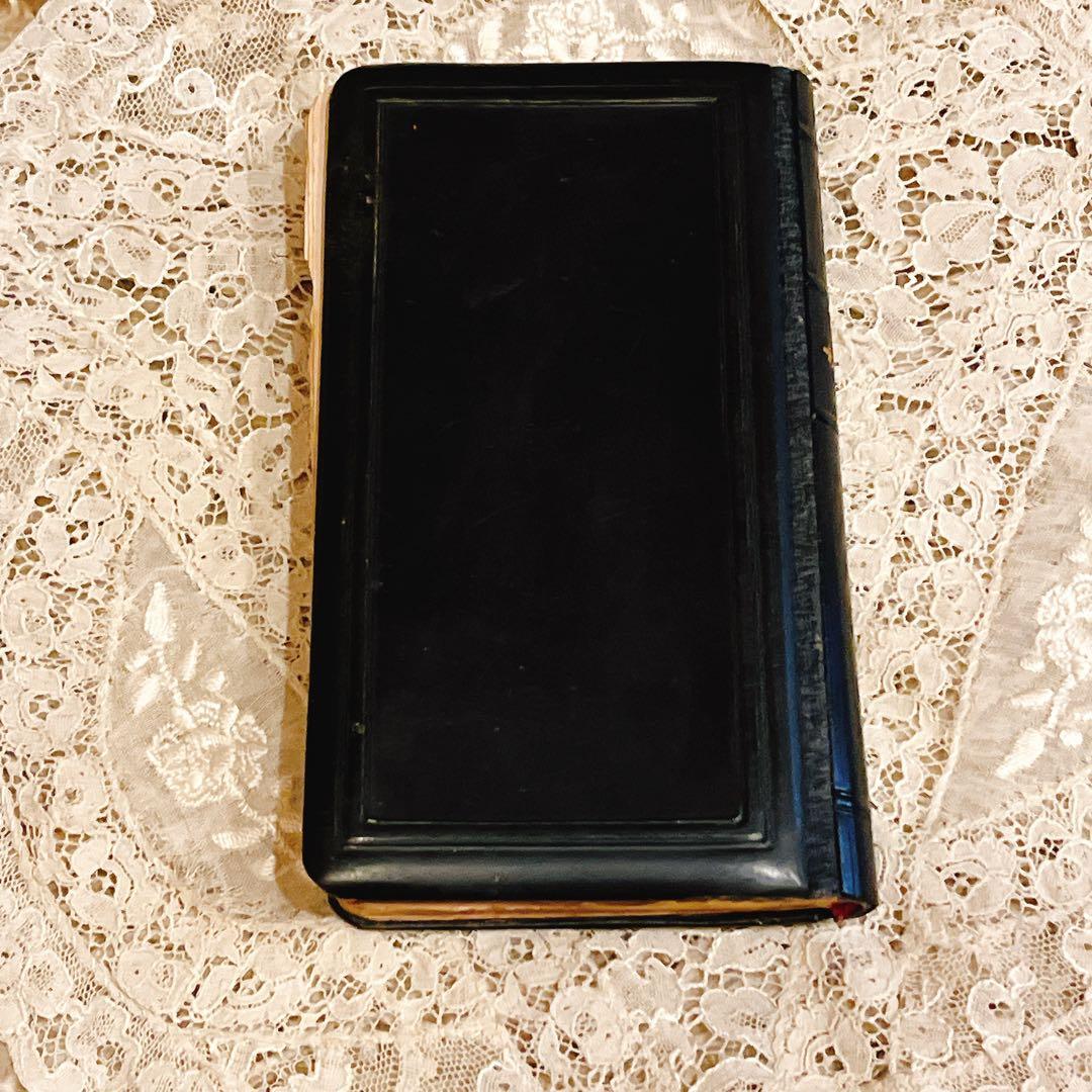 1900年前後のアンティーク聖書 シェル製クロス付き