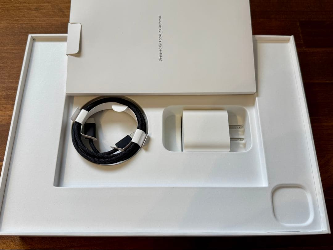 iPad Pro 11インチ M4 1TB/Magic Keyboardその他