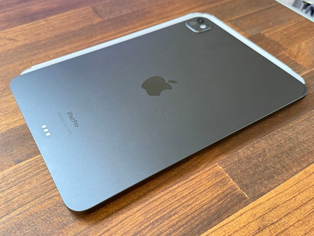 iPad Pro 11インチ M4 1TB/Magic Keyboardその他