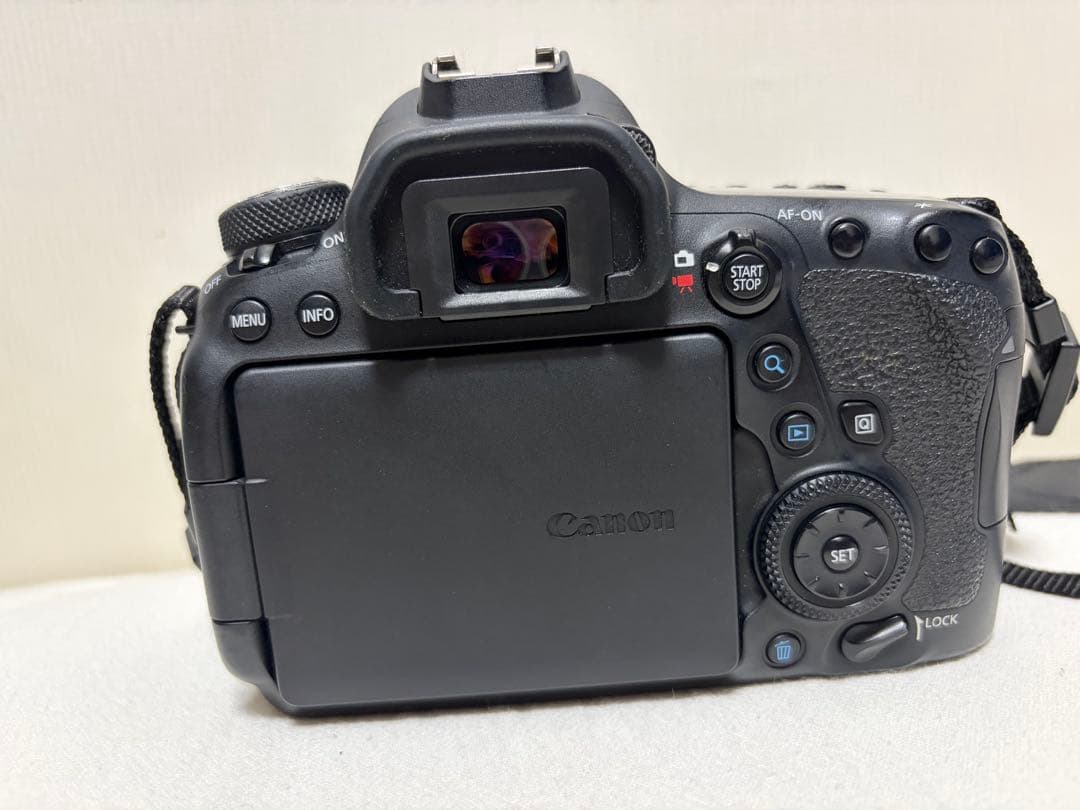 Canon EOS 6D Mark II デジタル一眼レフ