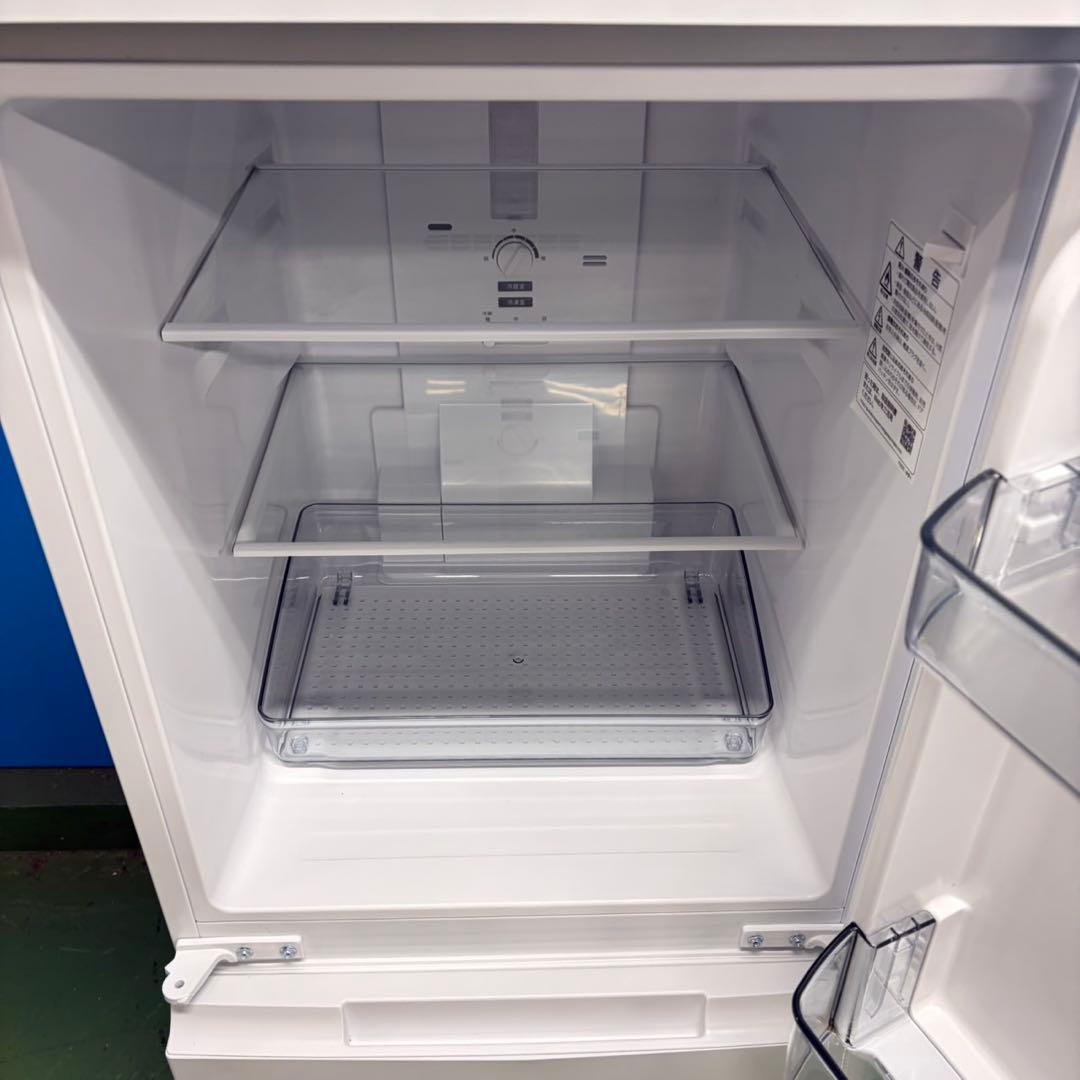 827 SHARP 付け替えどっちもドア　冷蔵庫　152L 小型　一人暮らし
